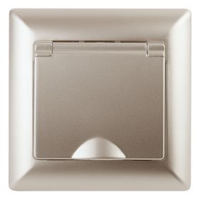 4-203-04 Intro Розетка 2P+E Schuko с крышкой, 16А-250В, СУ, Solo, шампань (10/100/2400) ‎/ Б0043322